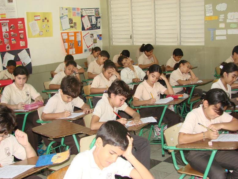 Paraguay: Más De La Mitad De Estudiantes No Terminan Educación Básica ...